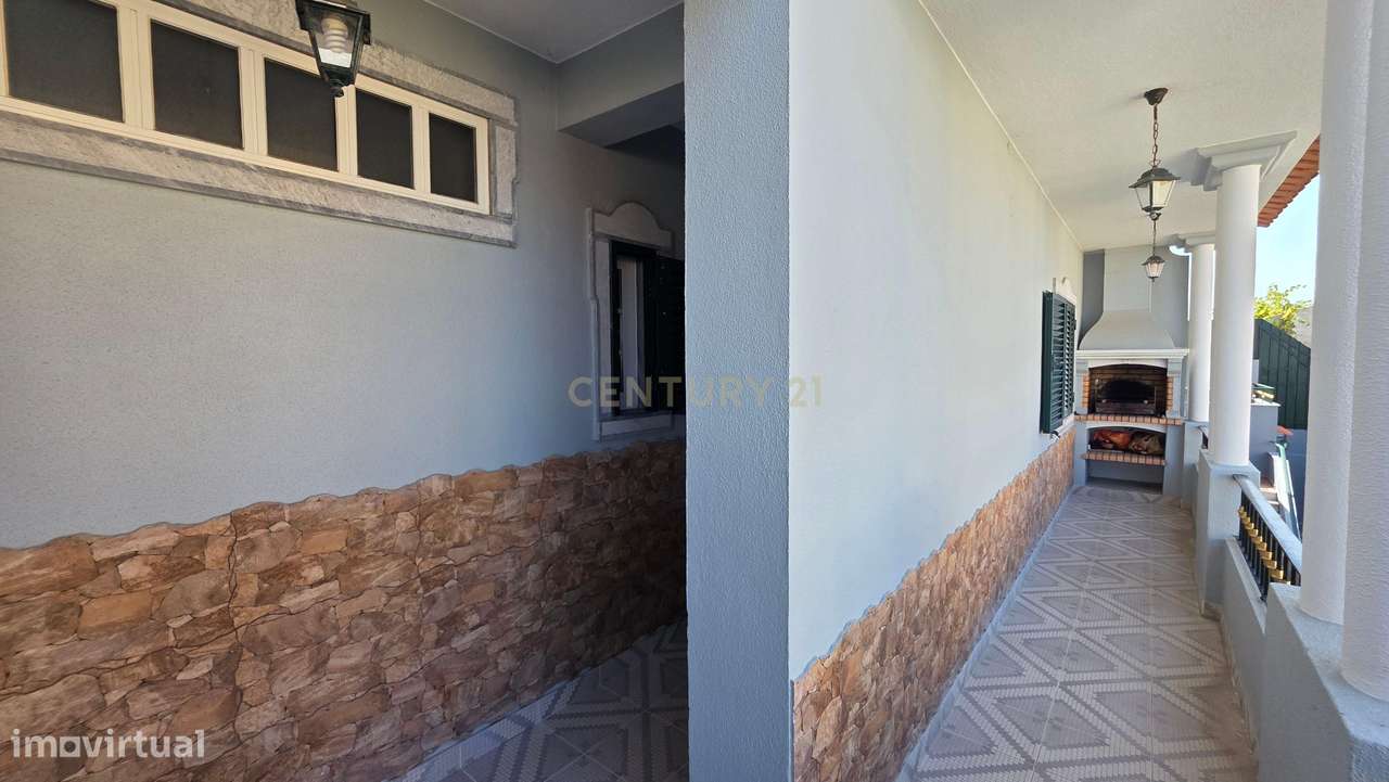 Moradia T4 na Charneca Caparica com Piscina na rua João de Deus a 5min-20