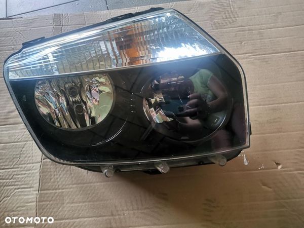 Lampa prawy przód Dacia Duster 260103738R - 1