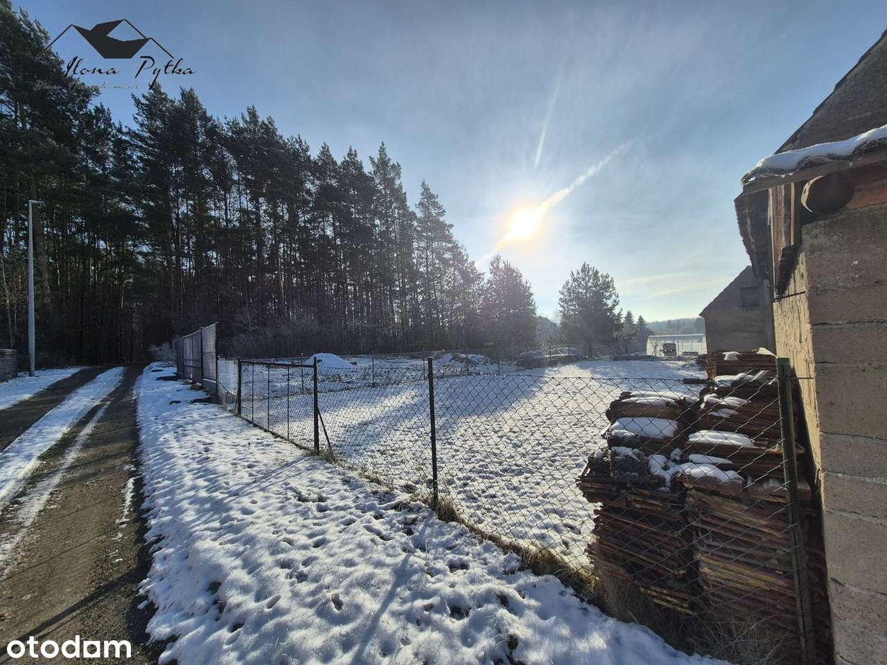 Dom pod lasem z zabudowaniami gospodarczymi 16km od Opola-14