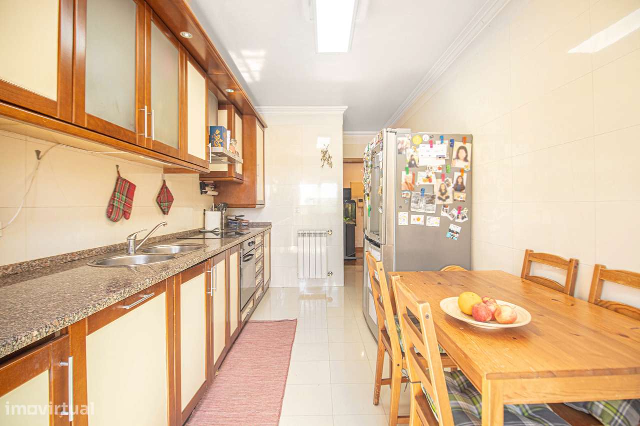 Apartamento T2+1 com terraço-8
