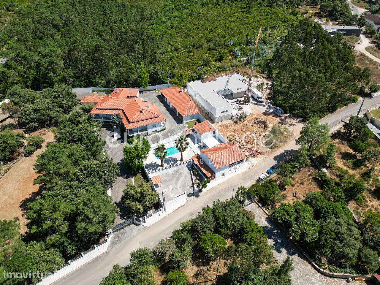 Moradia totalmente remodelada T6 com piscina + Anexo T1, para venda... - Grande imagem: 5/60