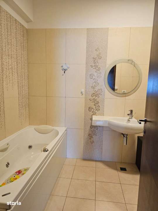 Apartament deosebit , vedere frontala catre Lac-centrul statiunii Mama-11