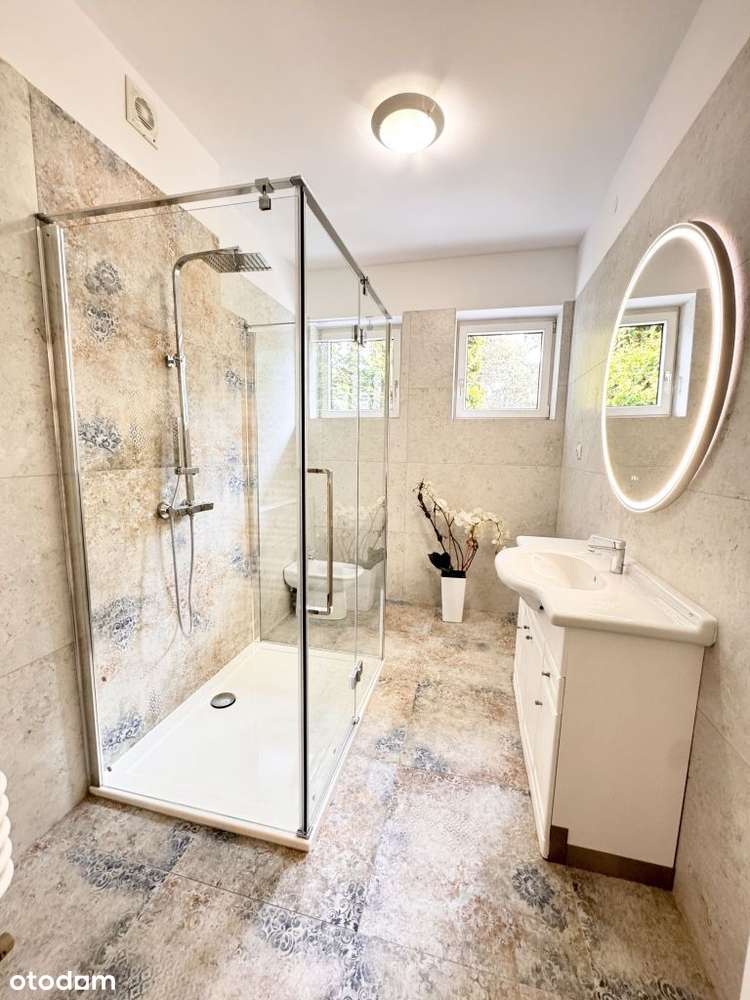 Dom w stylu skandynawskim z pięknym ogrodem, blisk - Pełny obrazek: 4/15