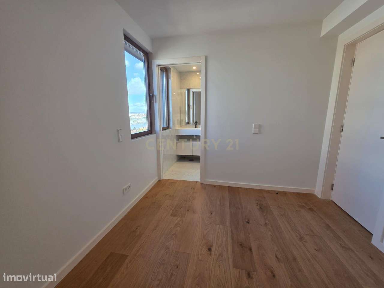 Apartamento T4 - 4 Suites e Piscina Privativa | Empreendimento Douro N-19