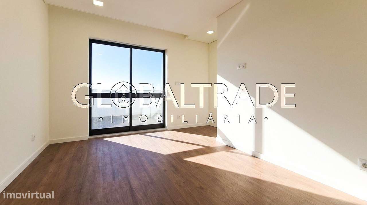 Apartamento T2 Renovado & Equipado em Matosinhos-29