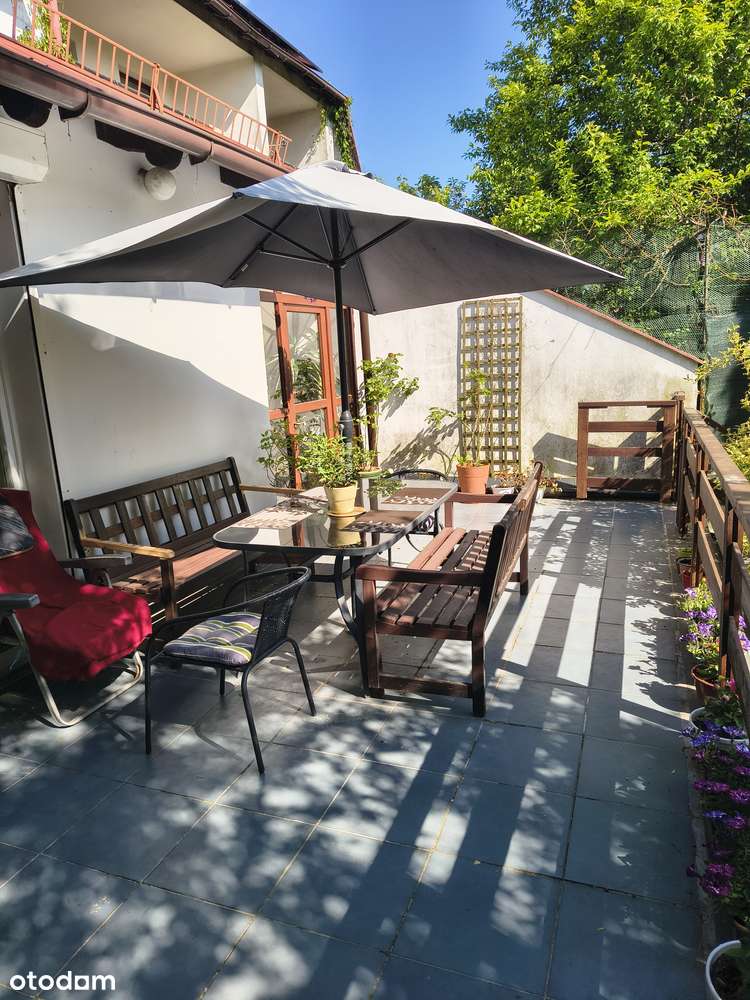 Interesujący dom w bardzo dobrej lokalizacji!-13