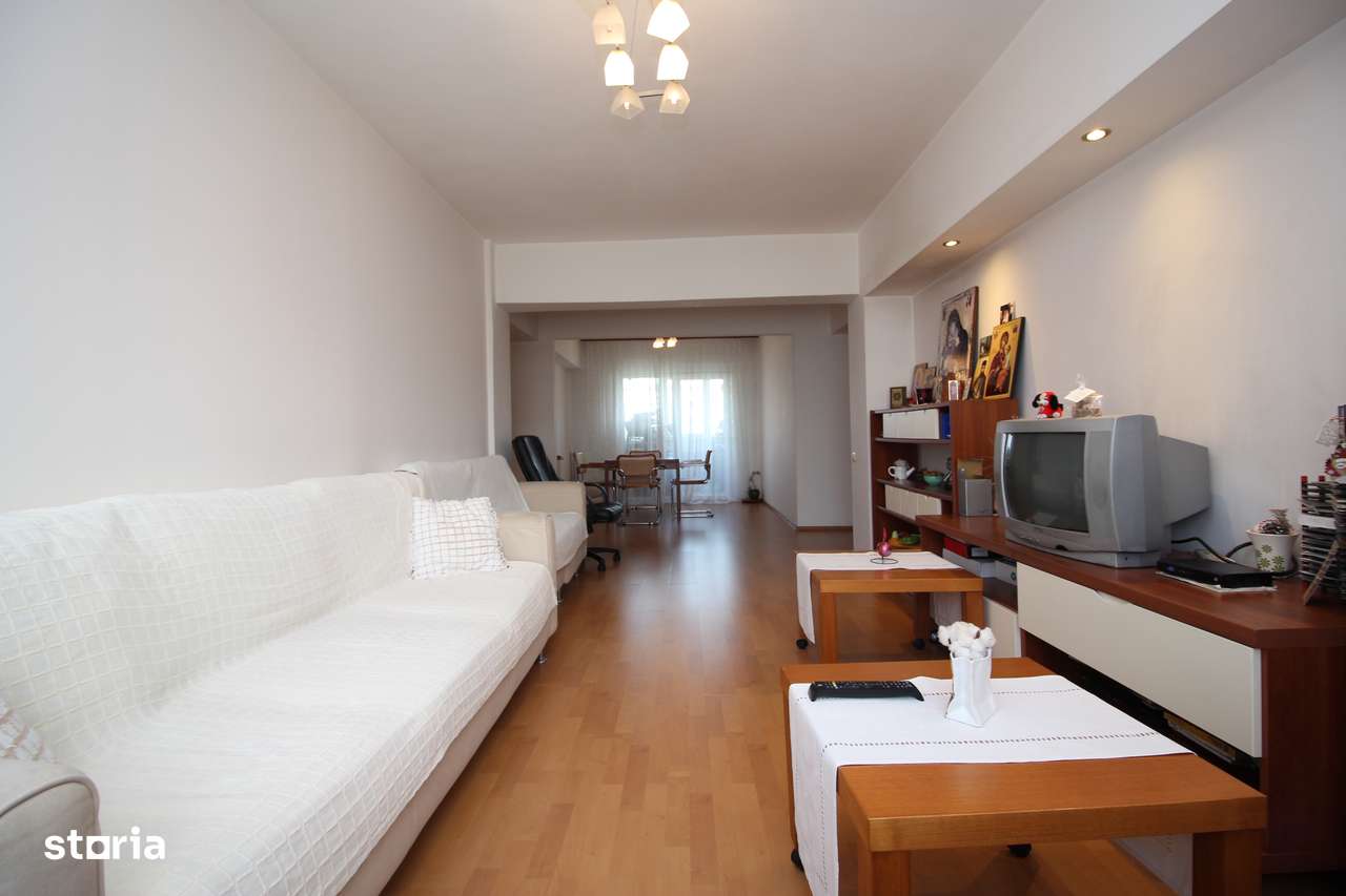 3 camere 85 mp, living 31 mp, centrala proprie, str Ceahlau - Crangasi