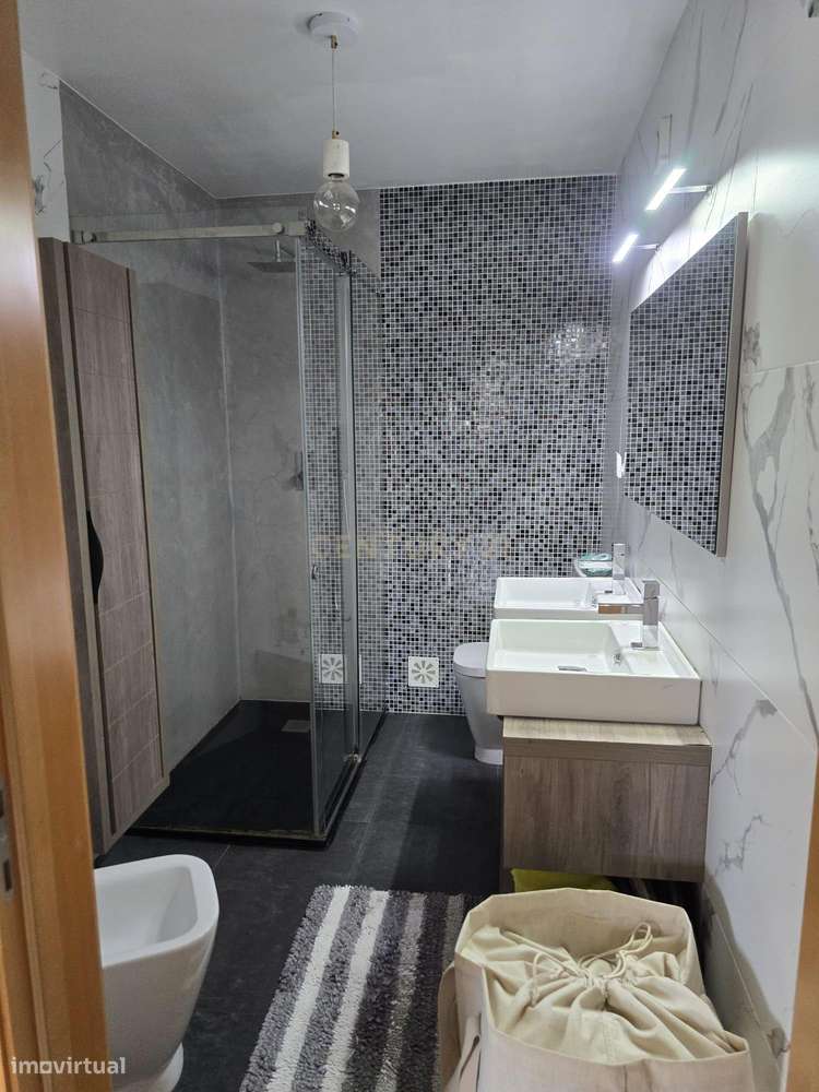 T2 com estacionamento na Pontinha-1