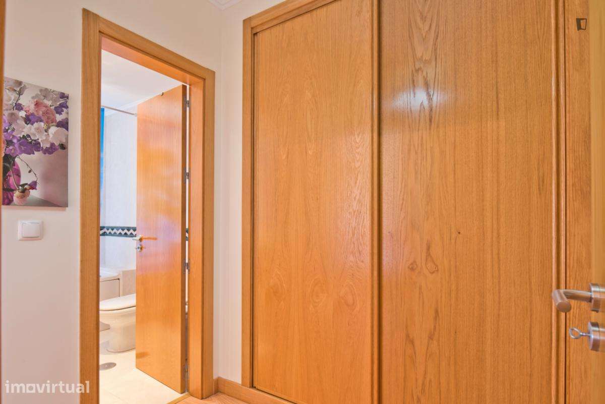 Apartamento com 4 quartos - localizado em Setubal - Grande imagem: 5/10