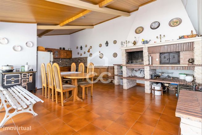 Moradia Isolada T8 em terreno de 1000 m2 em Belverde-2