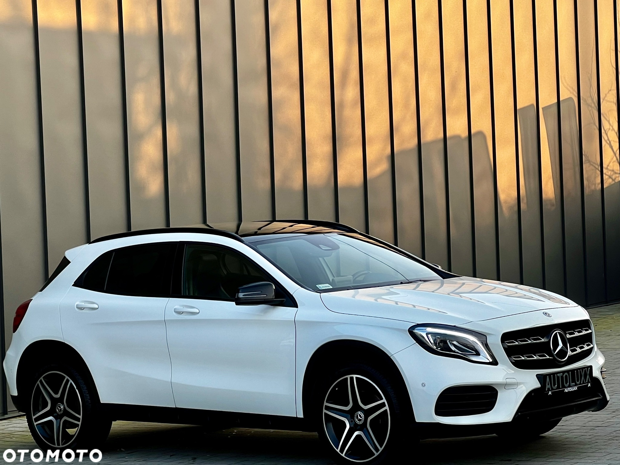 Mercedes-Benz GLA - 11