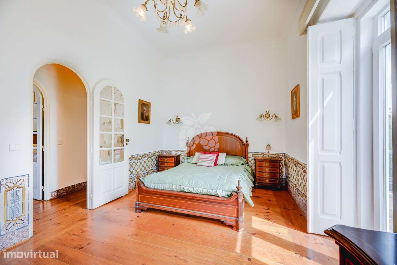 Moradia histórica T6  em Sintra com jardim, piscina e garagem-42