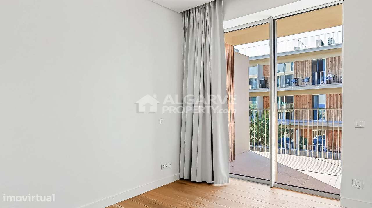 Luxuoso apartamento T2 novo em frente à Praia de Quarteira, Algarve-21