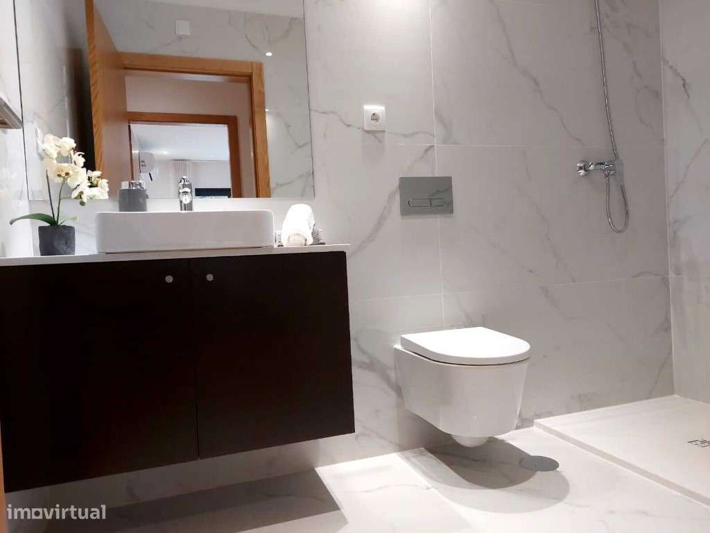 Apartamento T3, novo, varanda com churrasqueira; piscina e playgrou...-29