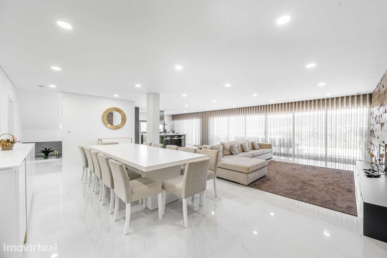 Moradia T4 semi-nova c/ 4 suites-11