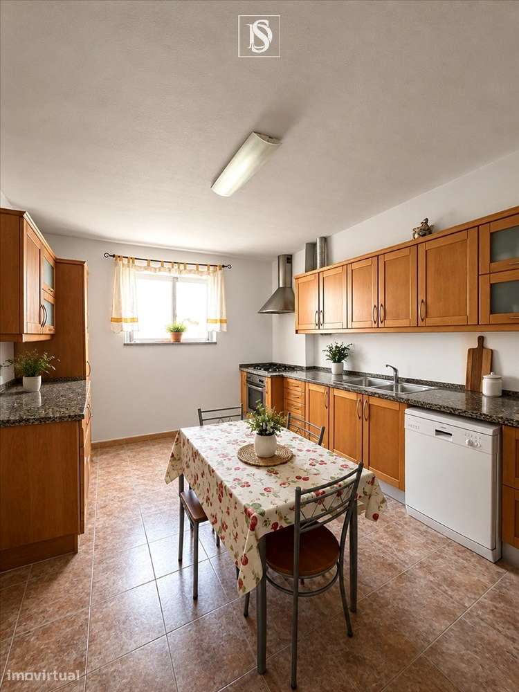 MORADIA EM ALCOROCHEL — RÉS-DO-CHÃO + 1º ANDAR | PRONTA A HABITAR | ES-5