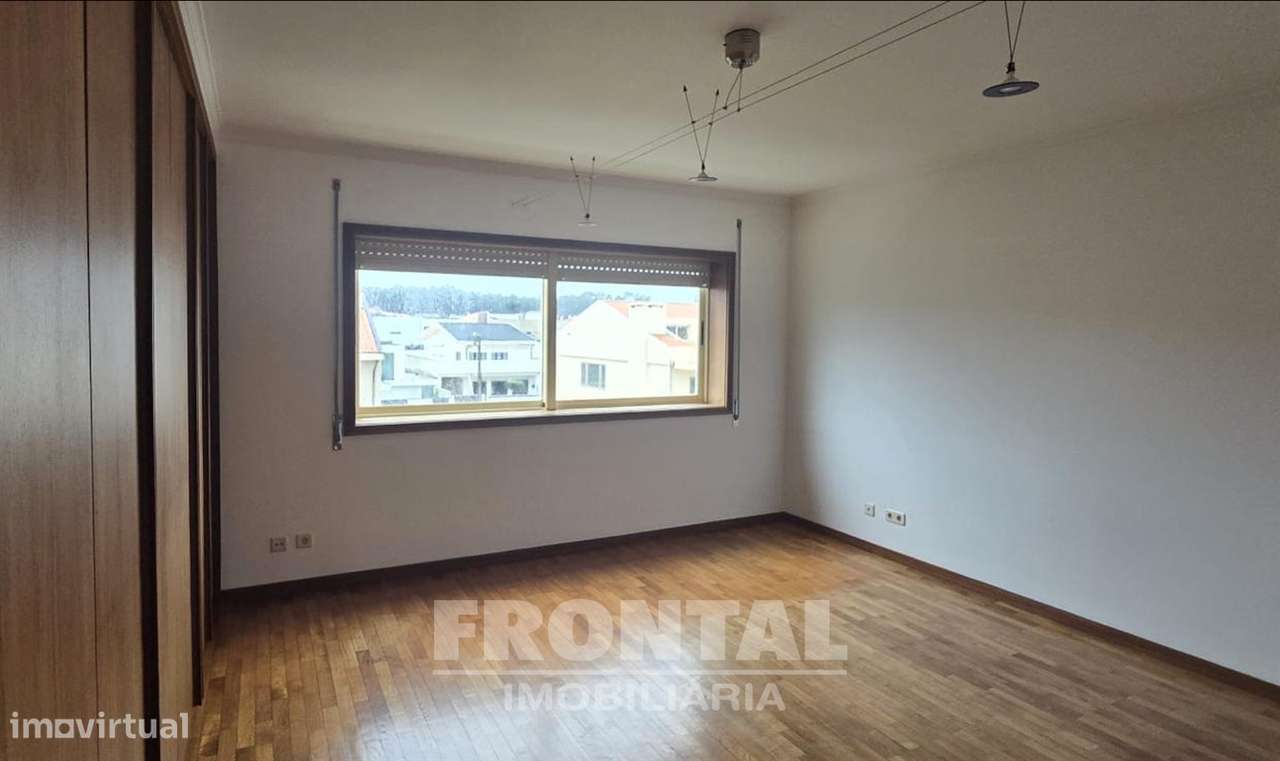 T3 Duplex em Condomínio Fechado com Piscina | Lavra, Matosinhos-21