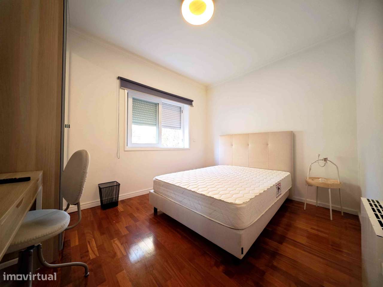 Quarto Individual em Moradia - Grande imagem: 4/10