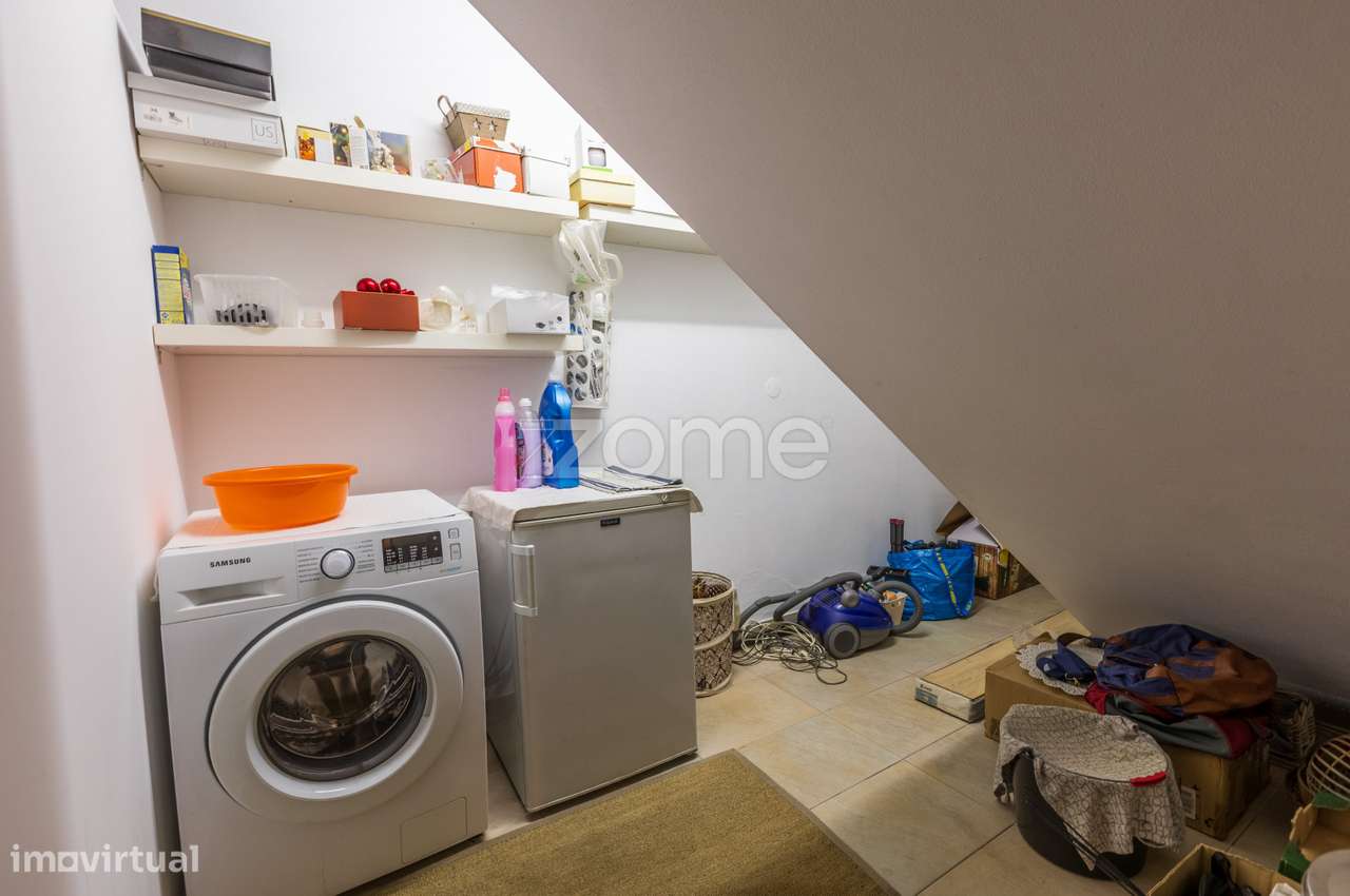 Moradia Geminada T3 em Aldão-37