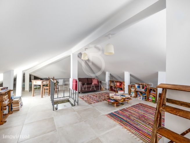 Moradia T4 + 1 com jardim e piscina, em Bicesse, Cascais-36