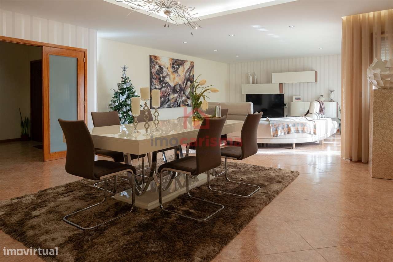 Apartamento T4 transformado em T3 no centro de Vila das Aves, Santo Ti - Grande imagem: 2/38