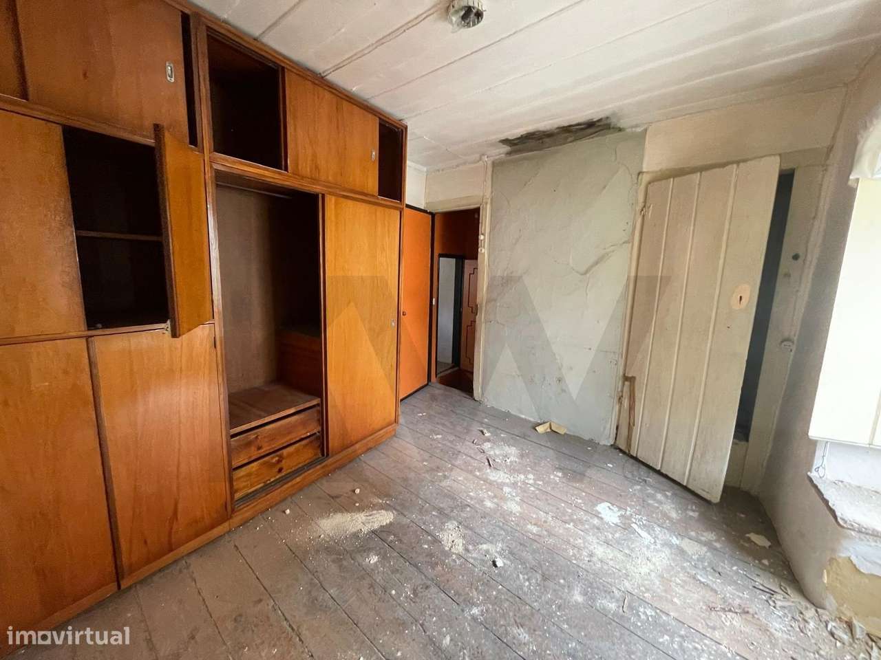 Pequena Moradia no Centro histórico de Cascais para Remodelar – Oportu - Grande imagem: 3/12