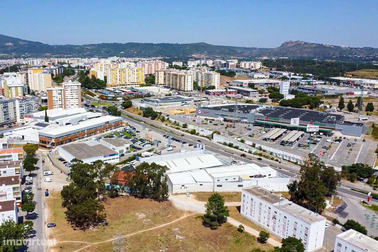 T2 com Vista Panorâmica sobre Setúbal | Excelente Localização-27