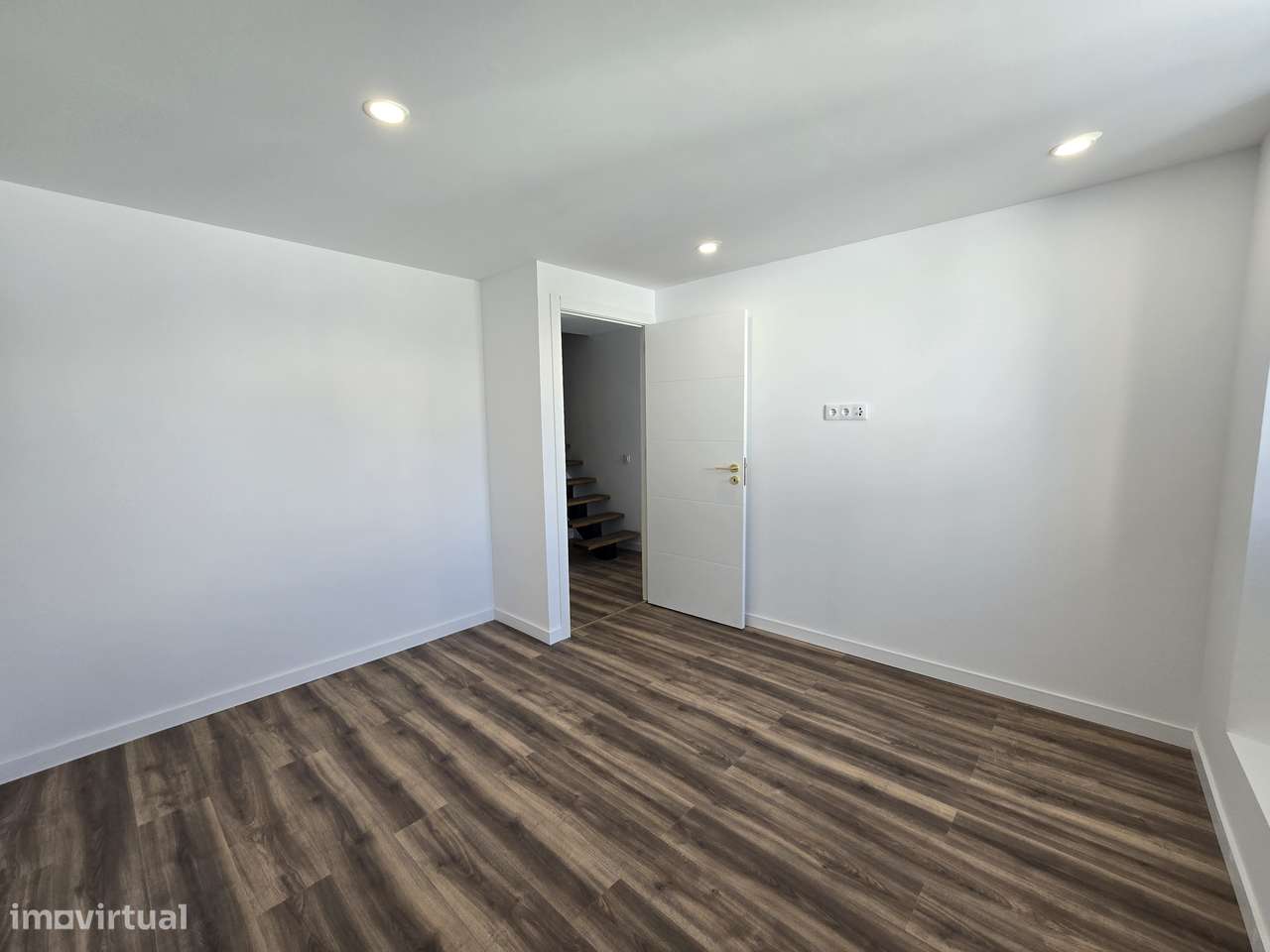 Fantástica Moradia T2 Totalmente Renovada na Zona Histórica de Palmela-20