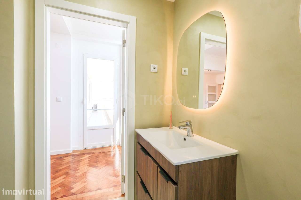 APARTAMENTO 5 ASSOALHADAS | VARANDA EM “L” PANORÂMICA | VISTA LISBOA E-24