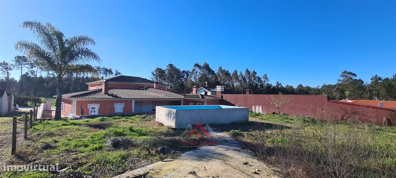 Moradia T7 + Sala c/ 100M2 + Terreno 4.666M2-5