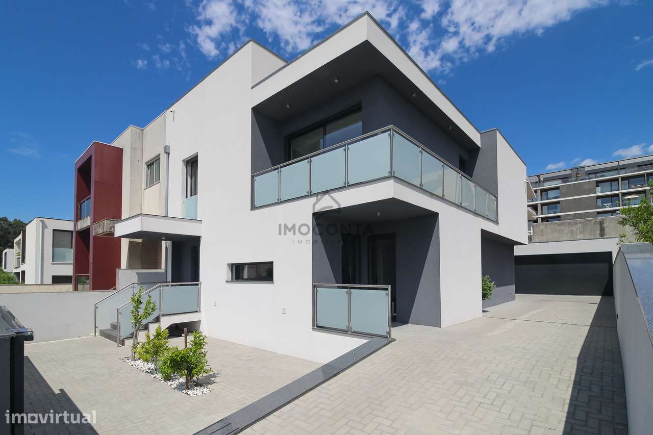 Moradia T5 Nova em Baguim do Monte - Grande imagem: 1/38