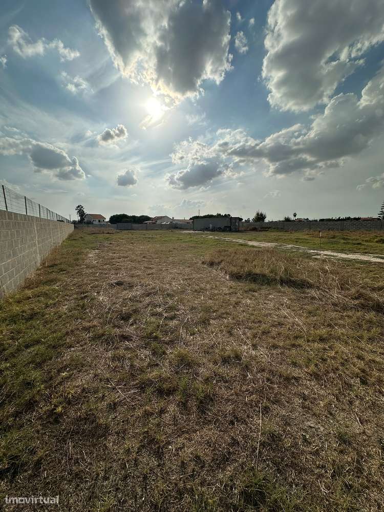 Terreno em Samora Correia - 2500m² com utilidades-10
