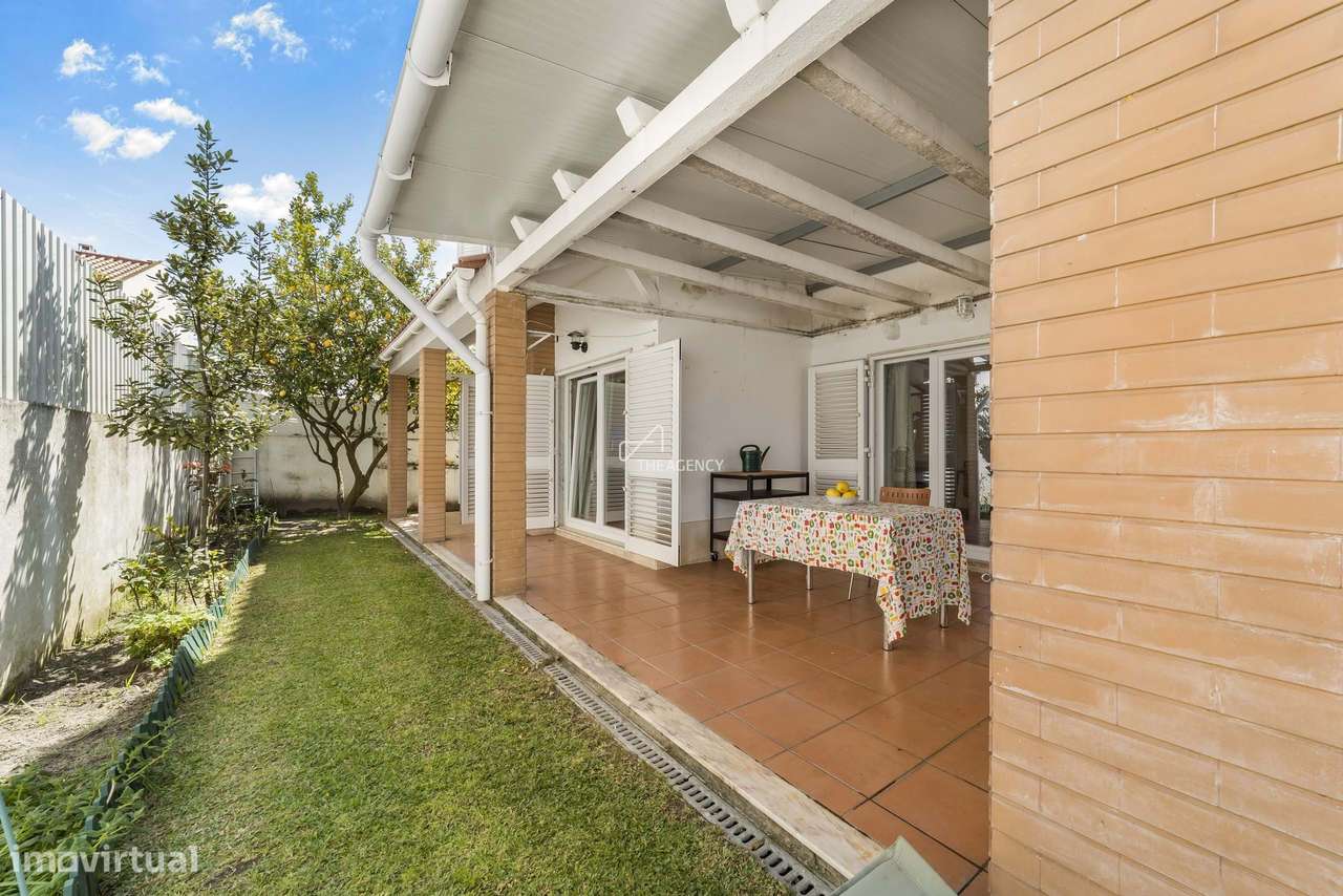 Moradia T4 Isolada e Espaçosa com Vista Rio e Excelente Localização - - Grande imagem: 4/27