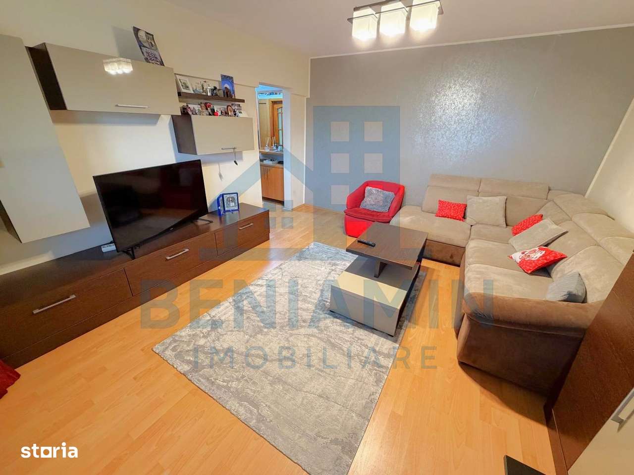 3 camere decomandat Mcdonalds 66mp etaj 2 centrala proprie-1