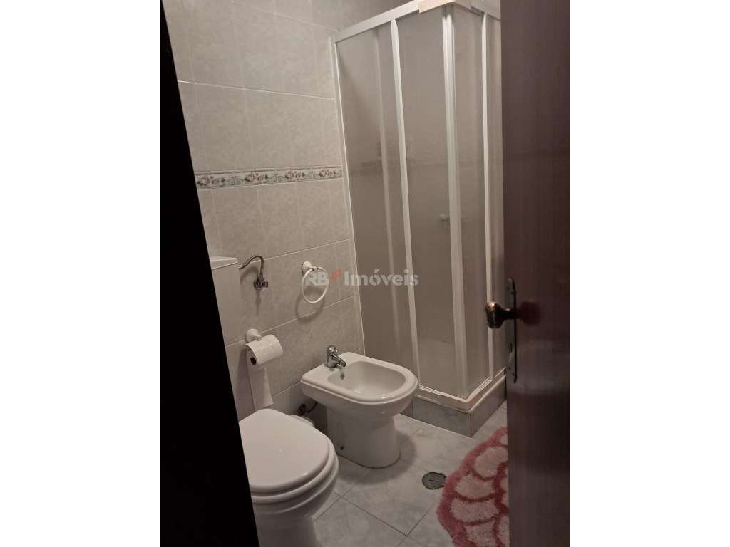 Moradia T4 no Entroncamento-19