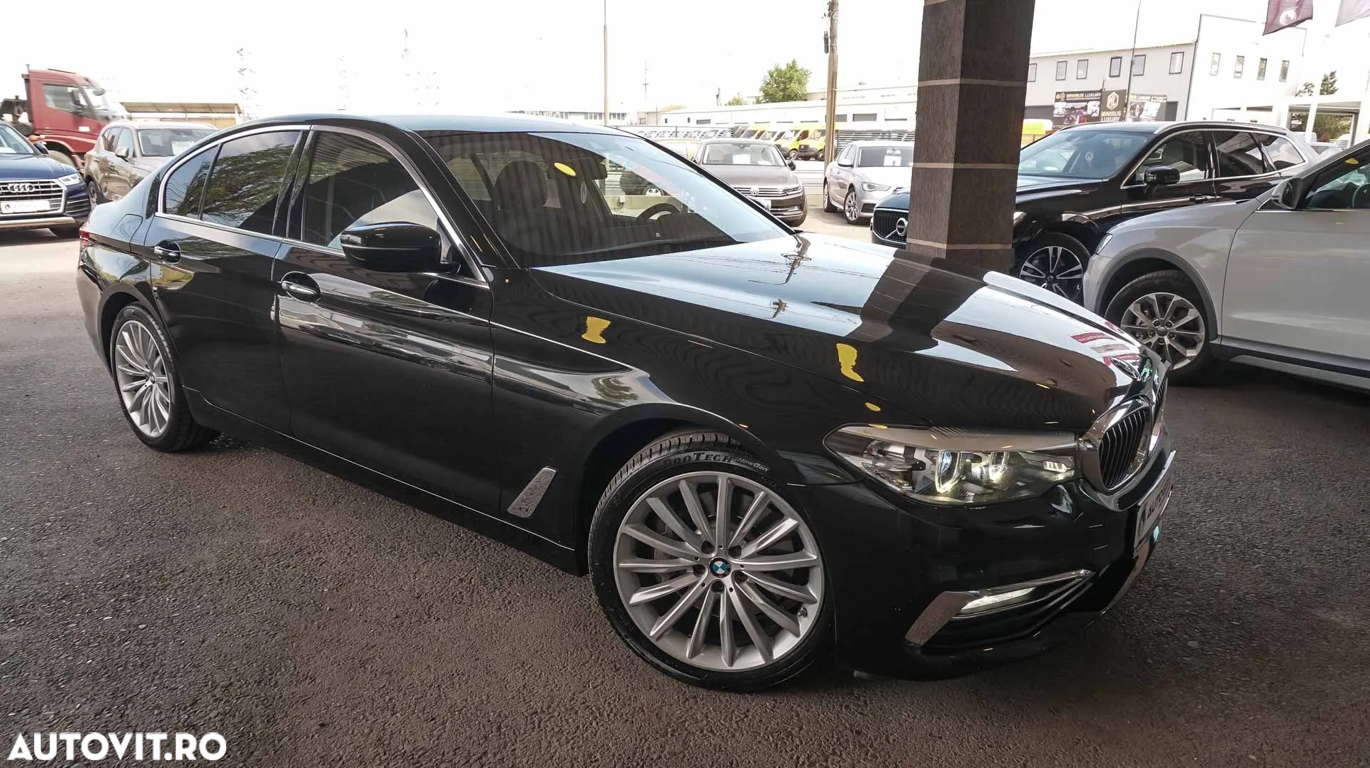 BMW Seria 5 530d xDrive AT - 35