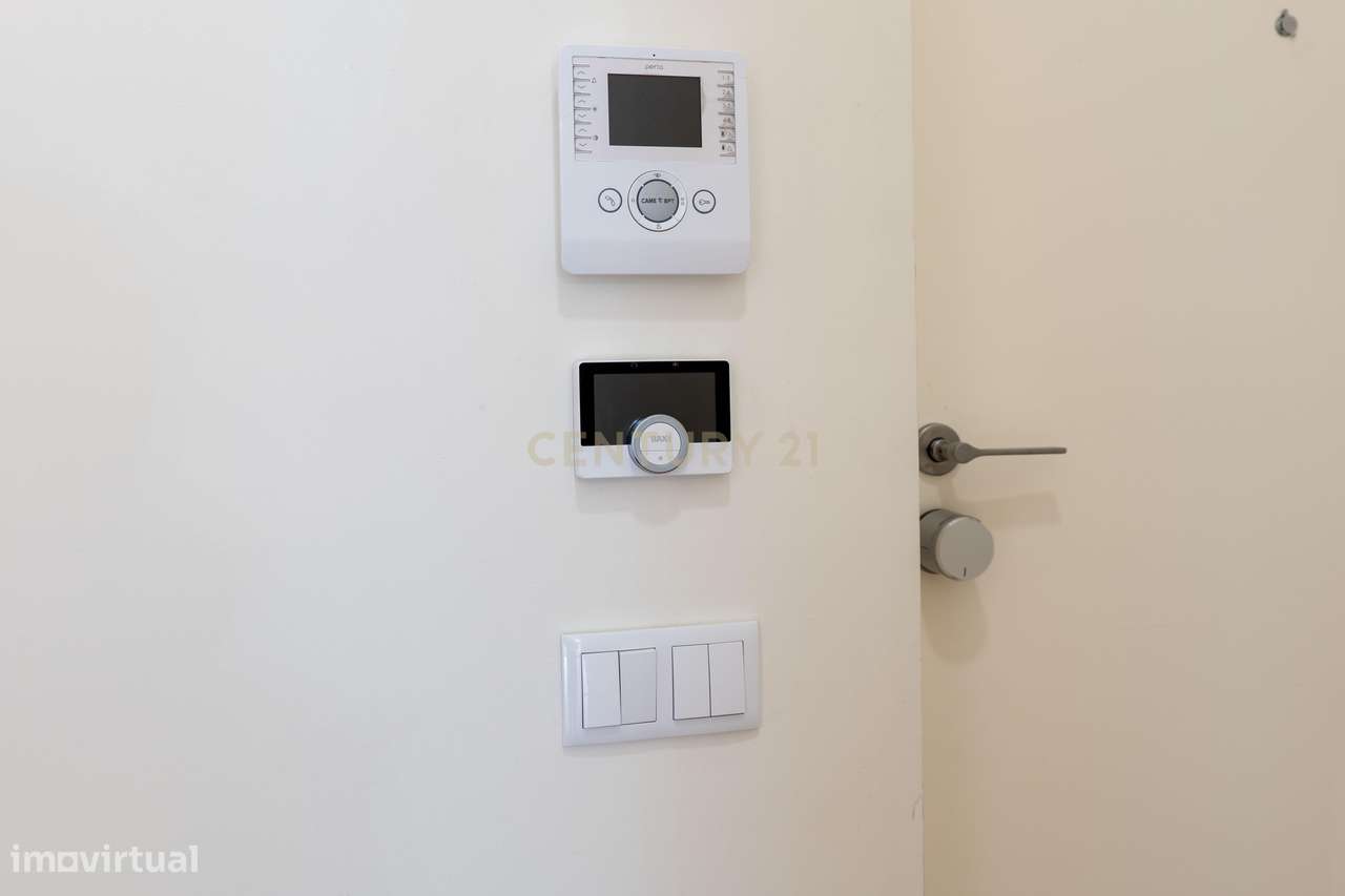 Apartamento T2 praticamente novo , nas Antas, Porto-35