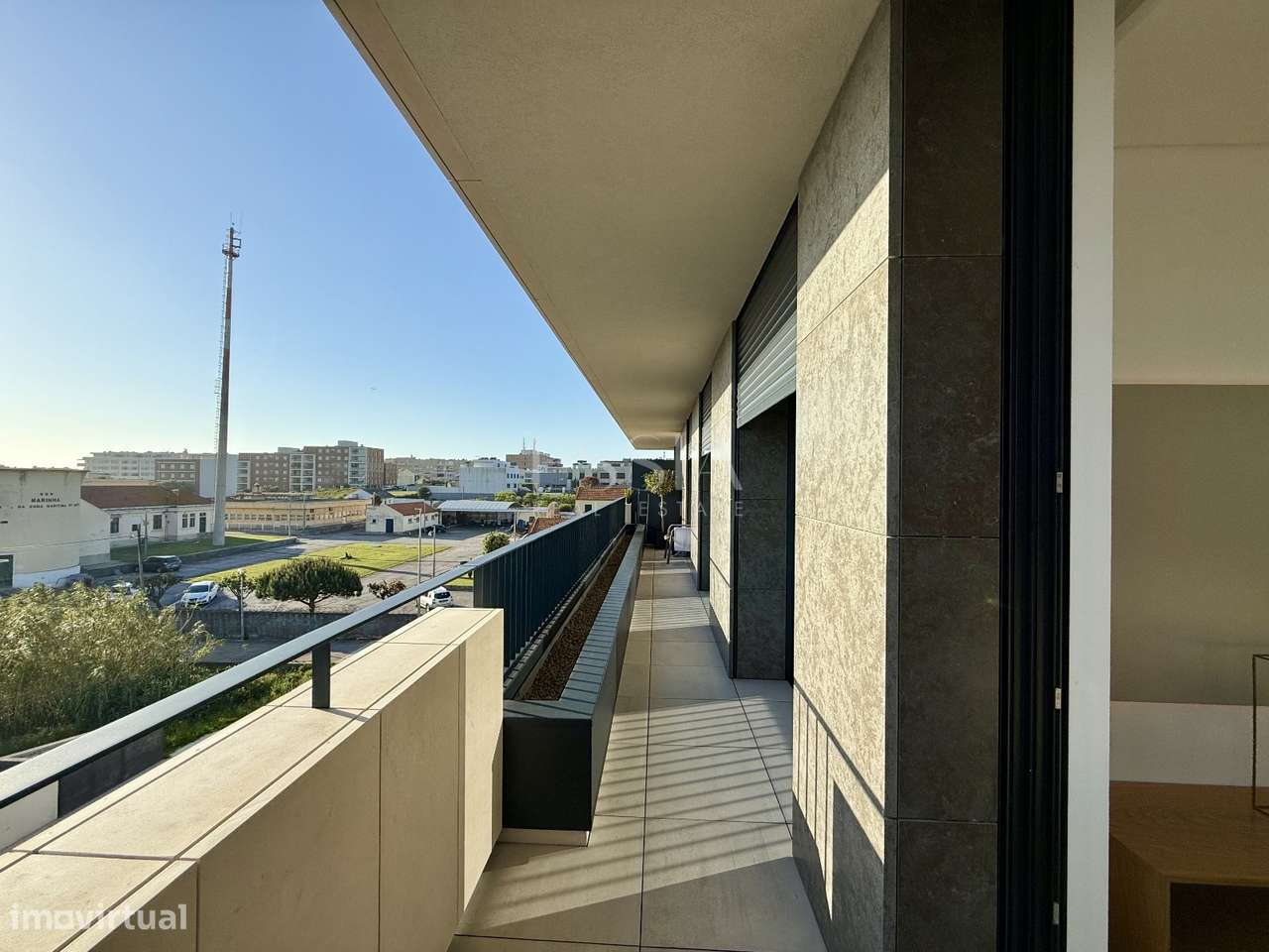 Apartamento T3  com varanda de 25 m² e garagem em Leça da Palmeira - Grande imagem: 5/26