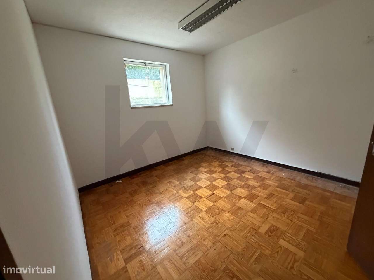 Escritório no 1º andar - possível de ser transformado em habitação - Grande imagem: 5/6