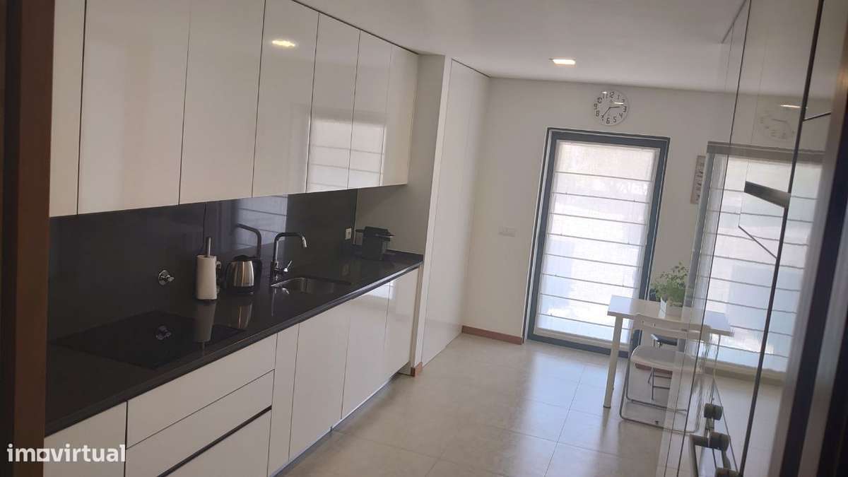 Vendo Apartamento T2 Semi-Novo Excelentes Áreas Centro Póvoa de Varzim-5