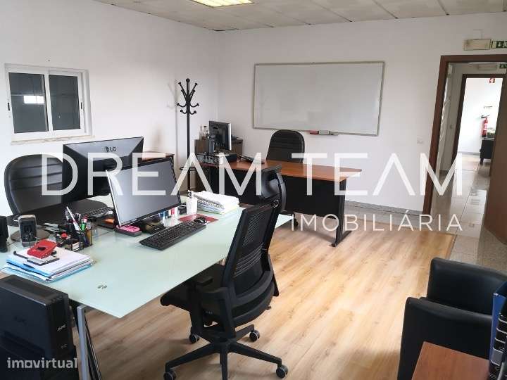 Armazém com escritório no Vale do Alecrim -  Pinhal Novo-24