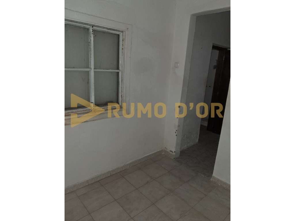 T2 com logradouro para remodelar- Zona GNR-15