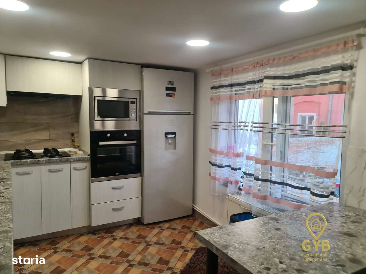 Casă cu 5 camere,  S+P+Mansarda-zona centrală Oradea(Strada Primariei)-9