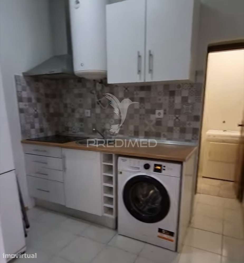Apartamento T1 com Varanda Fechada junto ao Bonfim – Setúbal-2