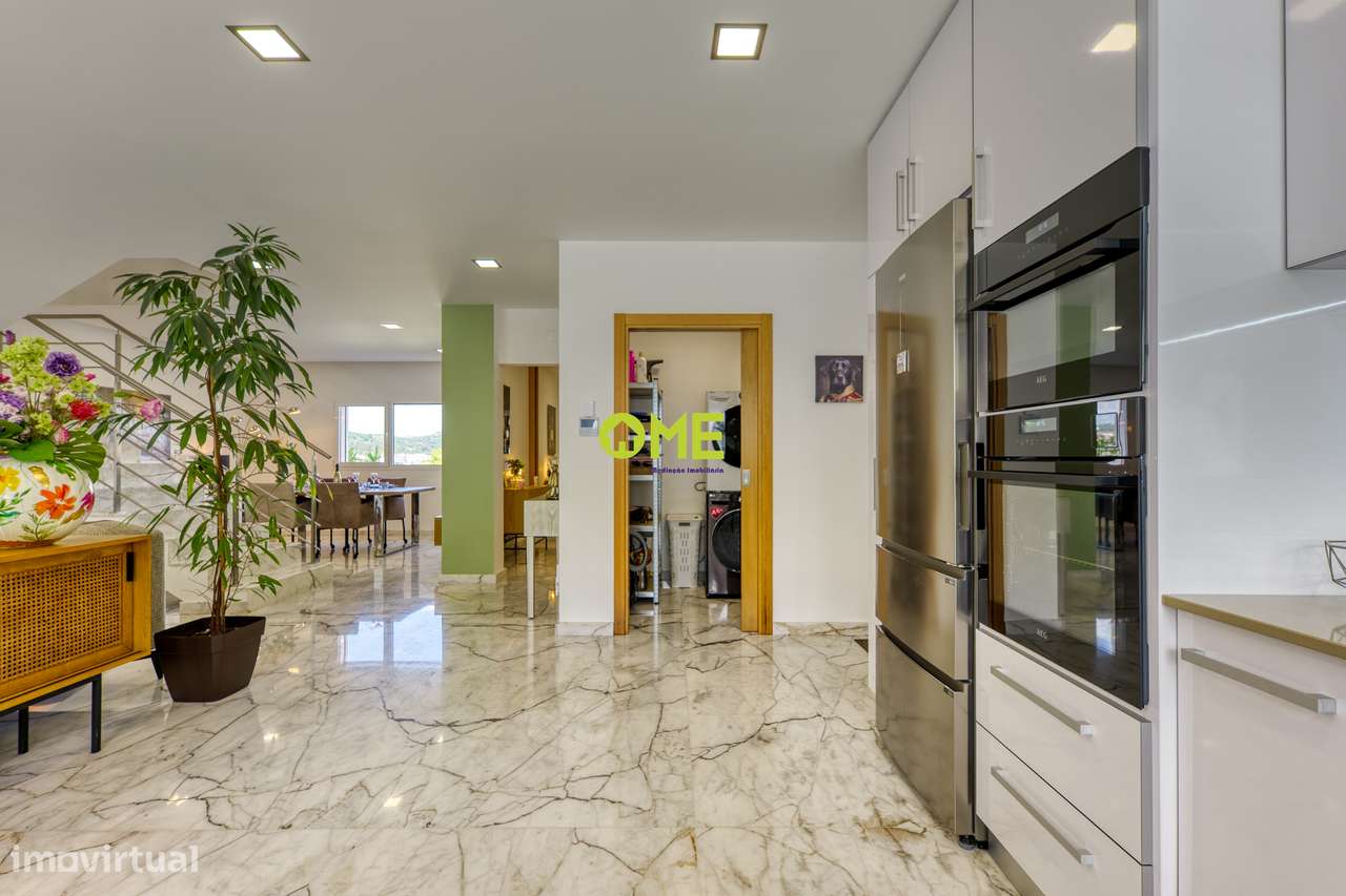 **Moradia T3 em Ourém - Luxo e Modernidade**-23