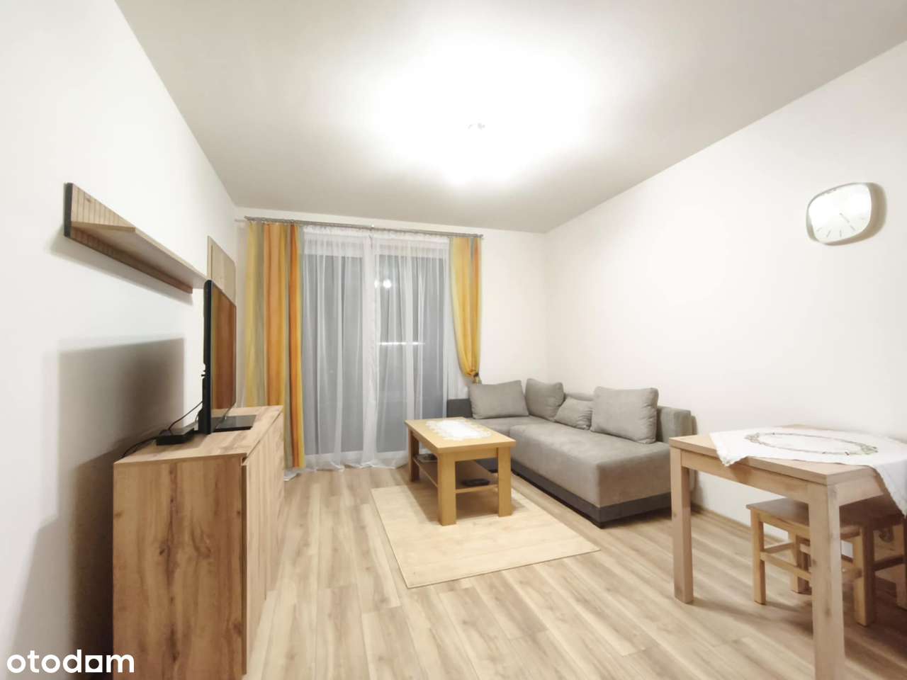 Apartamentowiec. Miejsce postojowe. - Pełny obrazek: 2/9