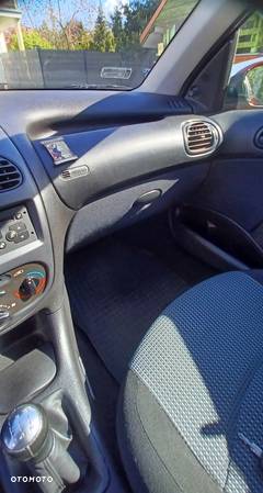 Peugeot 206 - 20