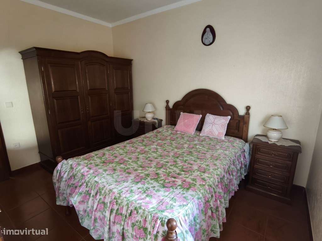 Moradia acolhedora, em aldeia tranquila e pronta a habitar-12