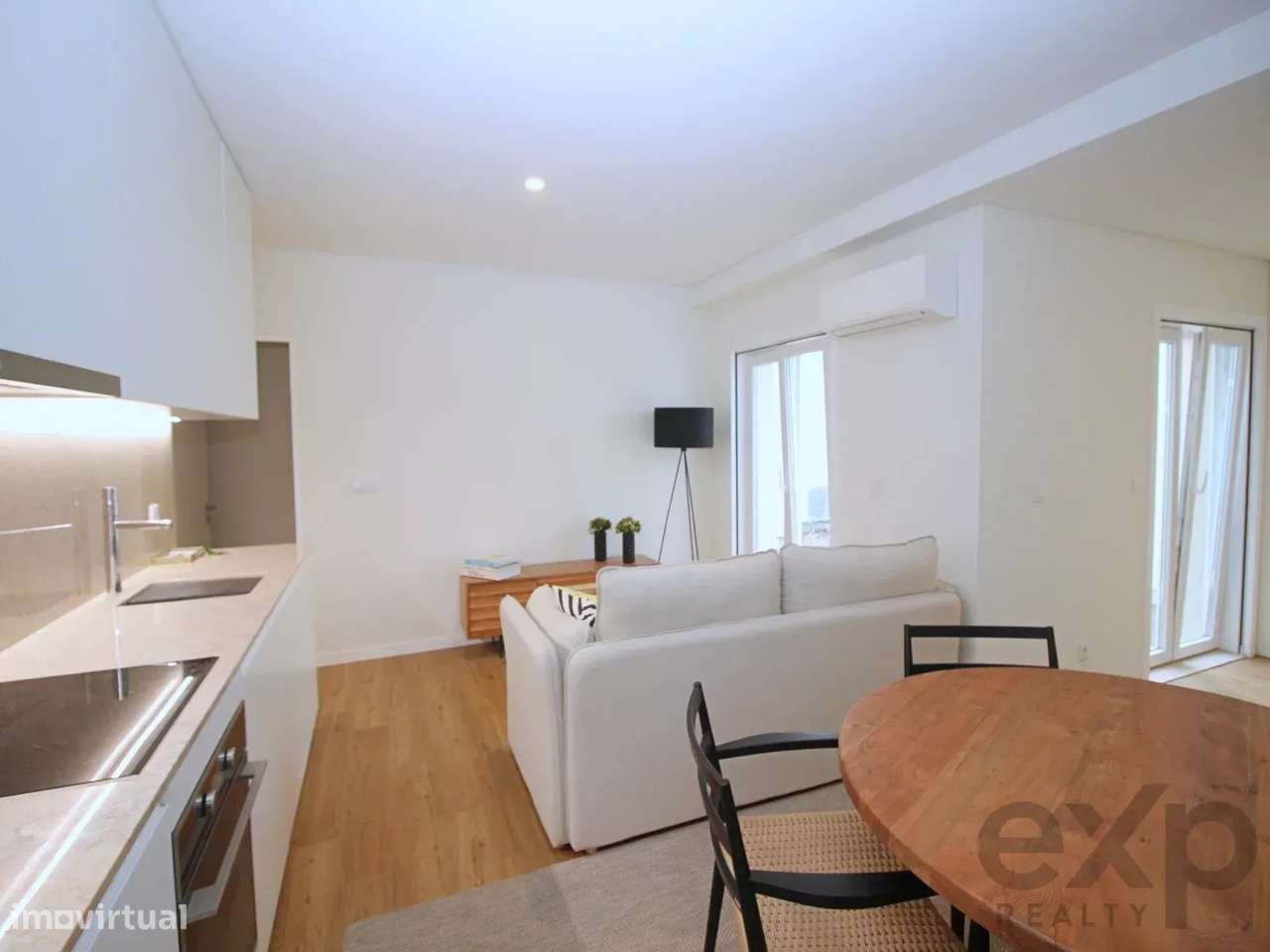 Apartamento T0+1 - Santo Amaro - Alcântara - Grande imagem: 3/16