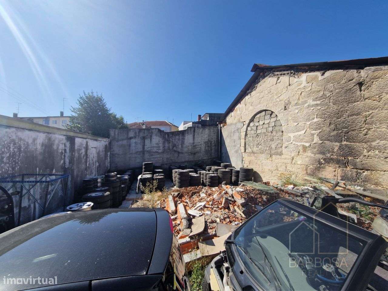 Investidores: Armazem 800m2 cobertos e 600m2 logradouro. Porto/Valongo-5